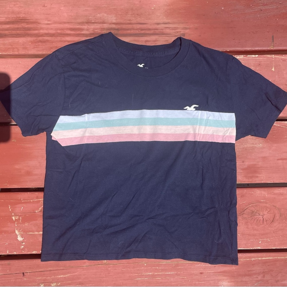 Women’s extra small navy cropped Hollister shirt